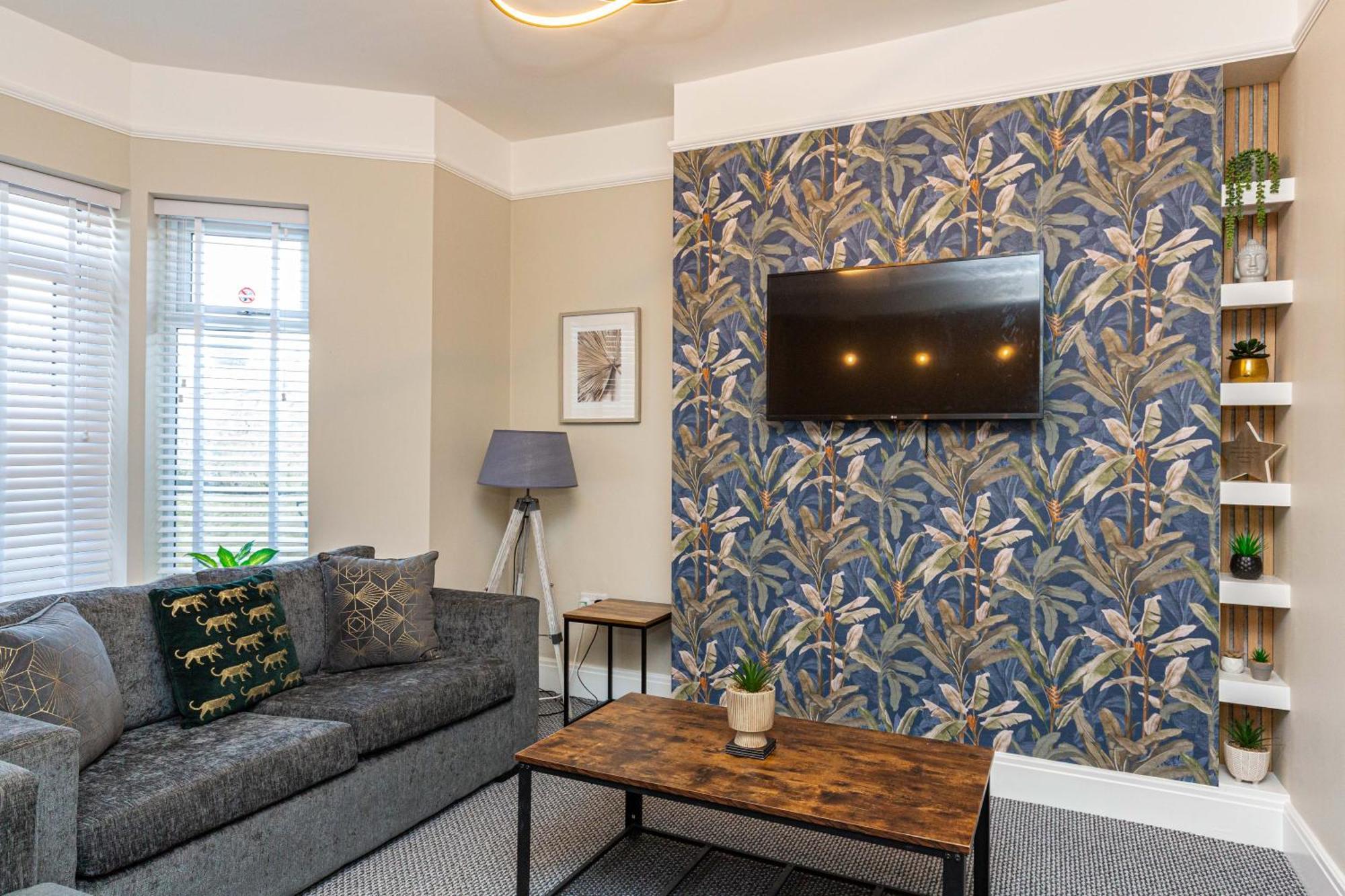 Beachfront Apartment 3 Bedrooms Sleeps 7 - Gateway To The Lake District - Newly Refurbished Morecambe Εξωτερικό φωτογραφία